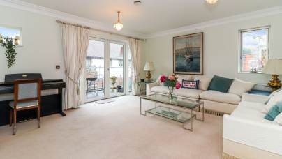 5 Osborne Place at Chalfont Dene - living room