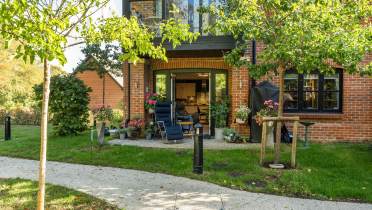 1 Gallop Place at Stanbridge Earls - exterior