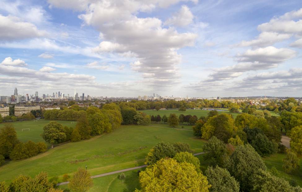 Overlooking Clapham Common nearby